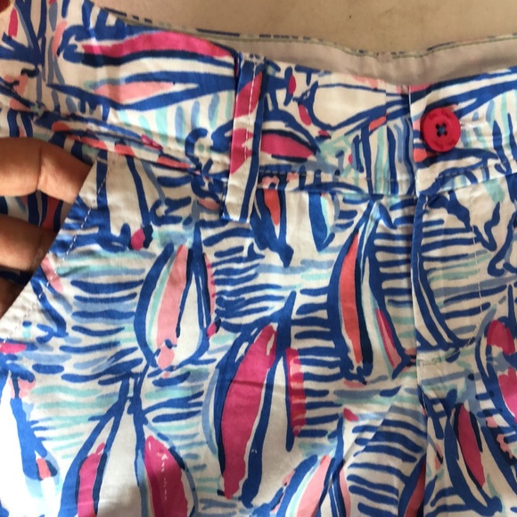 Rare retired Lilly Pulitzer shorts red right NWT - Picture 3 of 9